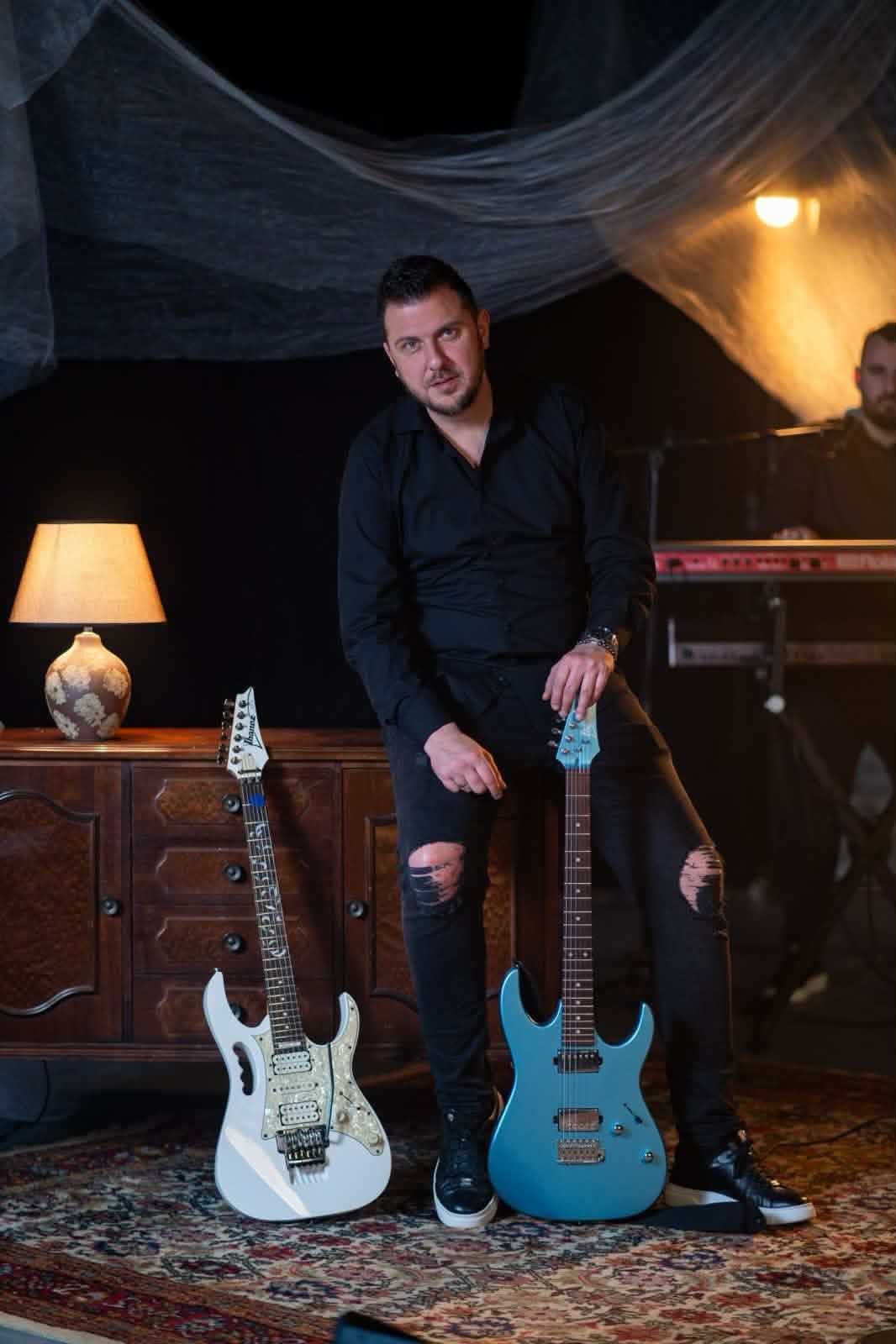 Gitarista PUZZLE BAND-a