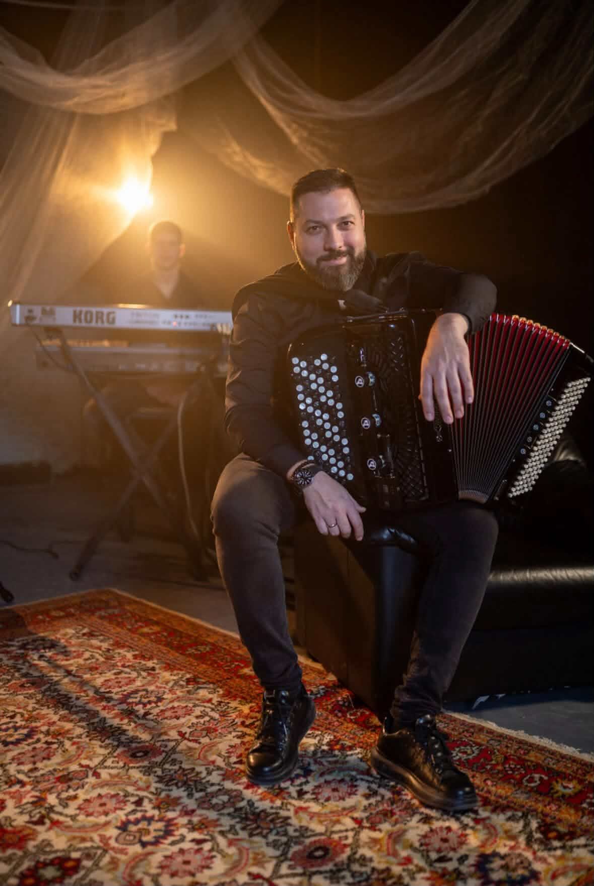 Harmonikaš PUZZLE BAND-a
